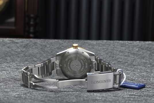 Часы Longines Spirit Zulu Time L3.802.5.53.6 купить по цене 283
