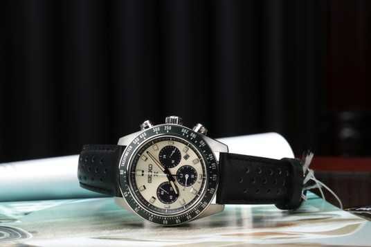 Часы SEIKO Prospex Speedtimer Go Large SSC943P1 купить по цене 35
